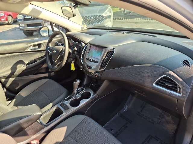 Used 2017 White Chevrolet LT image 29