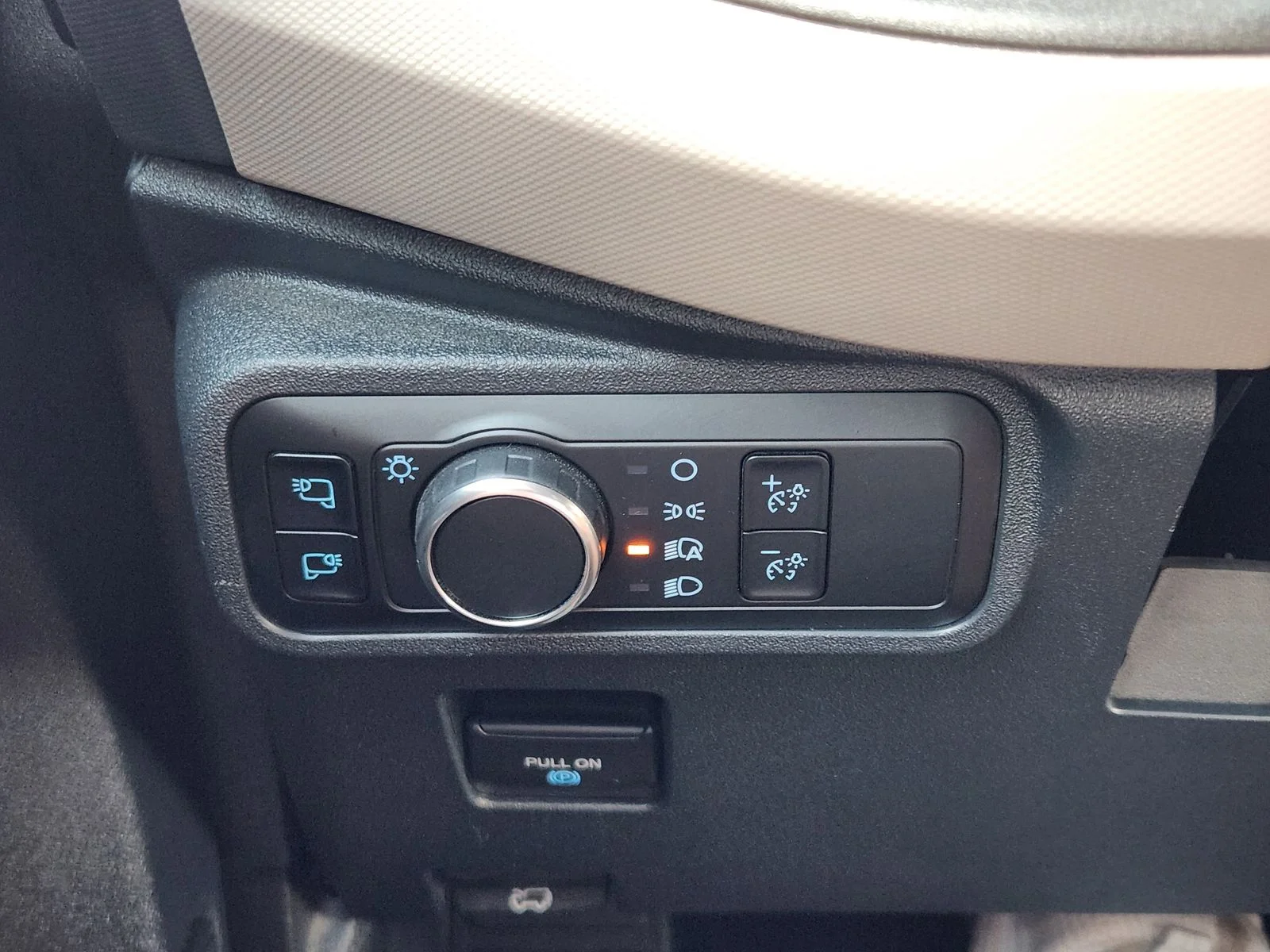 Used 2024 Gray Ford Wildtrak image 22