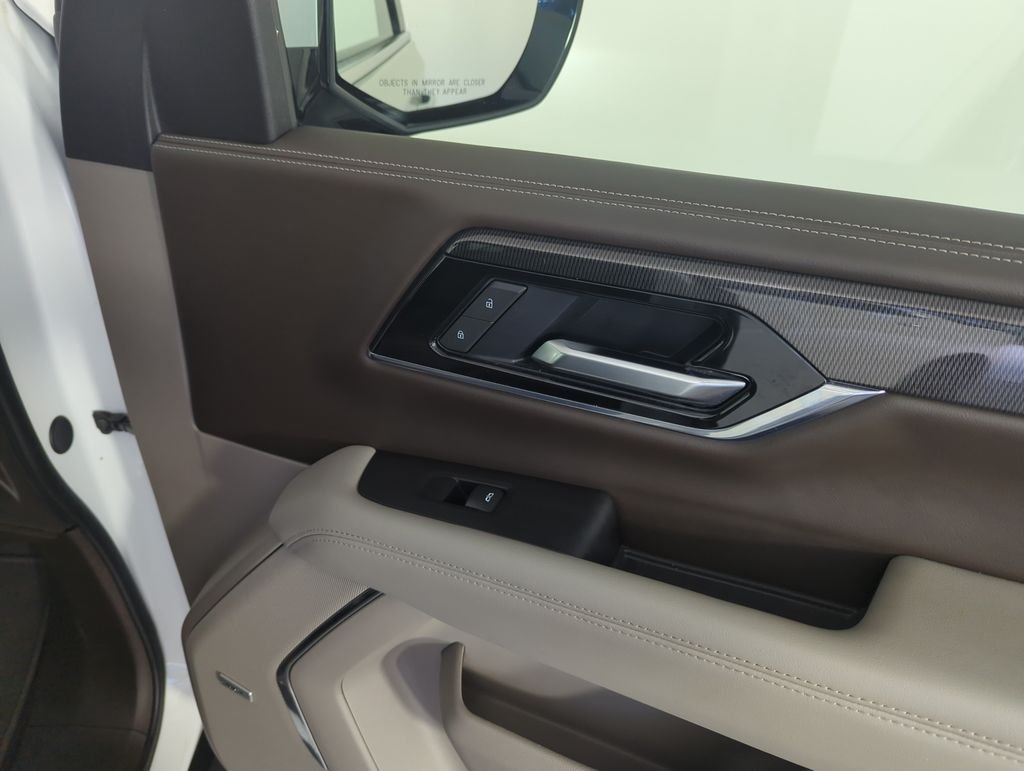 Used 2025 White GMC Elevation image 34