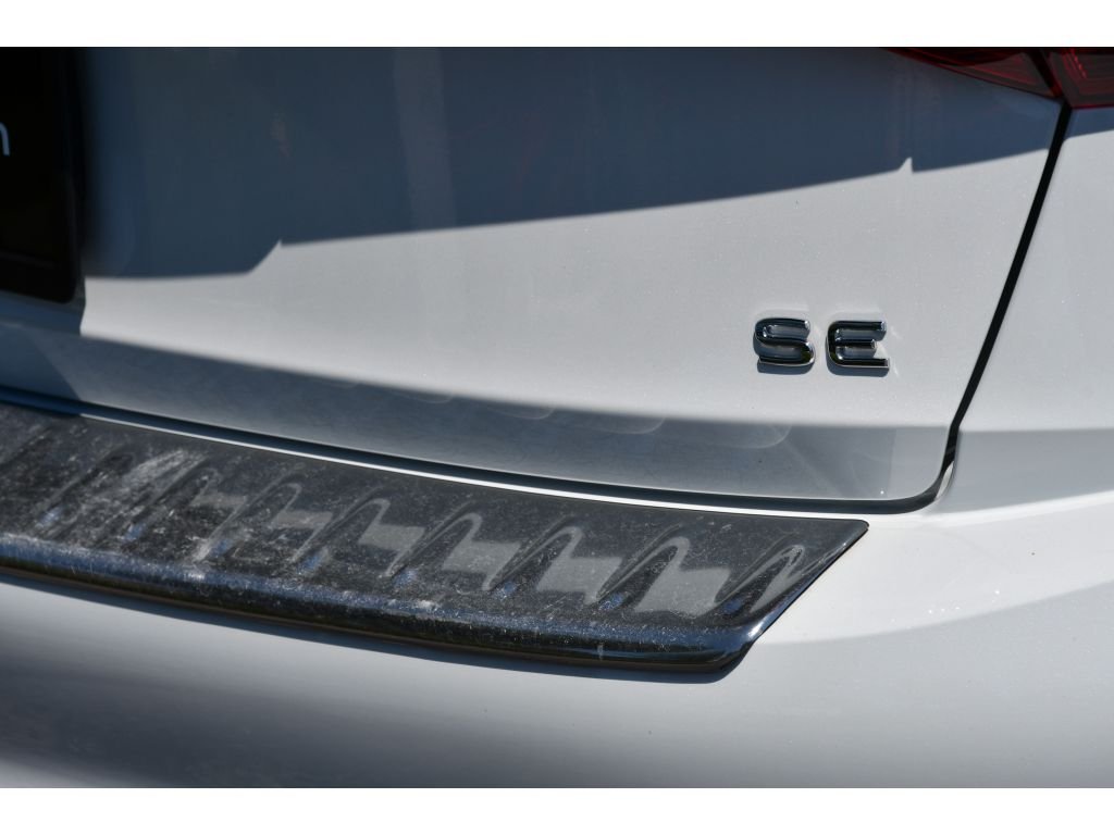 Used 2023 Opal White Pearl Volkswagen SE image 25