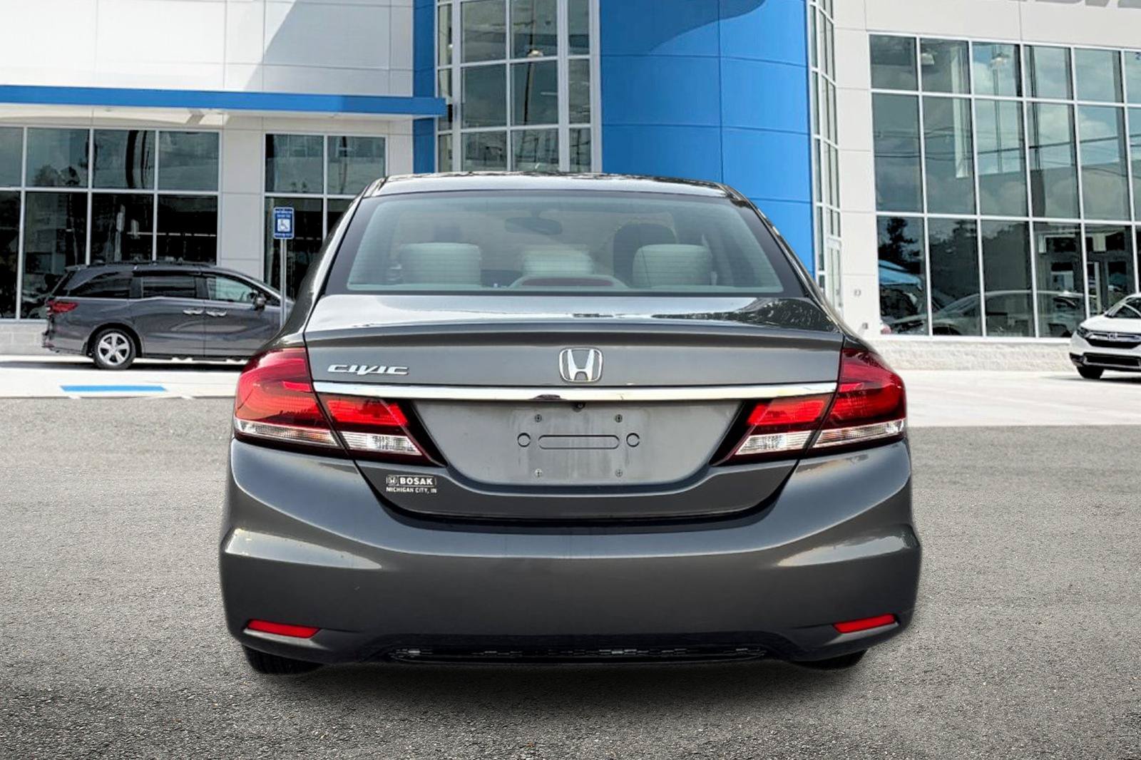 Used 2013  Honda LX image 4