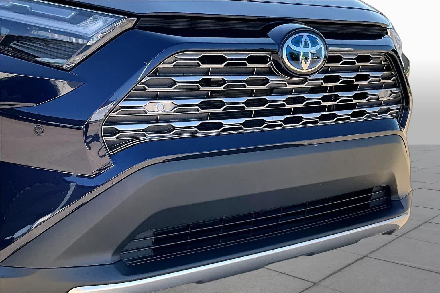 Used 2023 Blueprint Toyota Hybrid Limited image 28