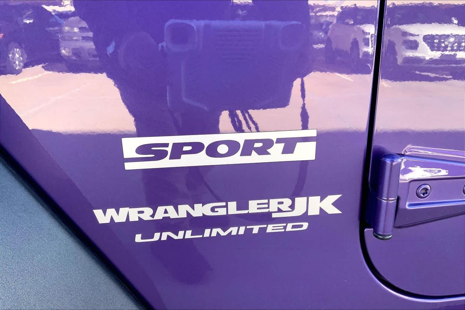 Used 2018 Xtreme Purple Pearlcoat Jeep Sport S image 32