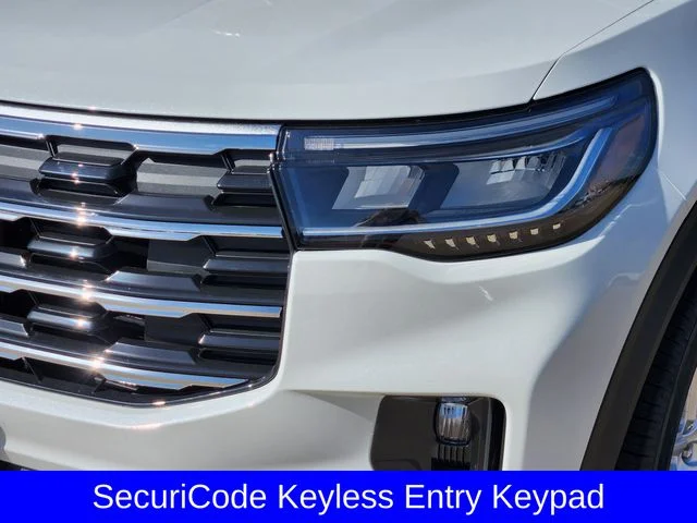 New 2026 Star White Metallic Tri-Coat Ford Active image 8