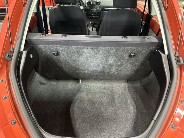 Used 2004  Volkswagen GLS image 26