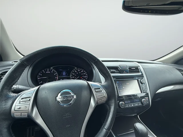 Used 2014 Black Nissan 2.5 SL image 11