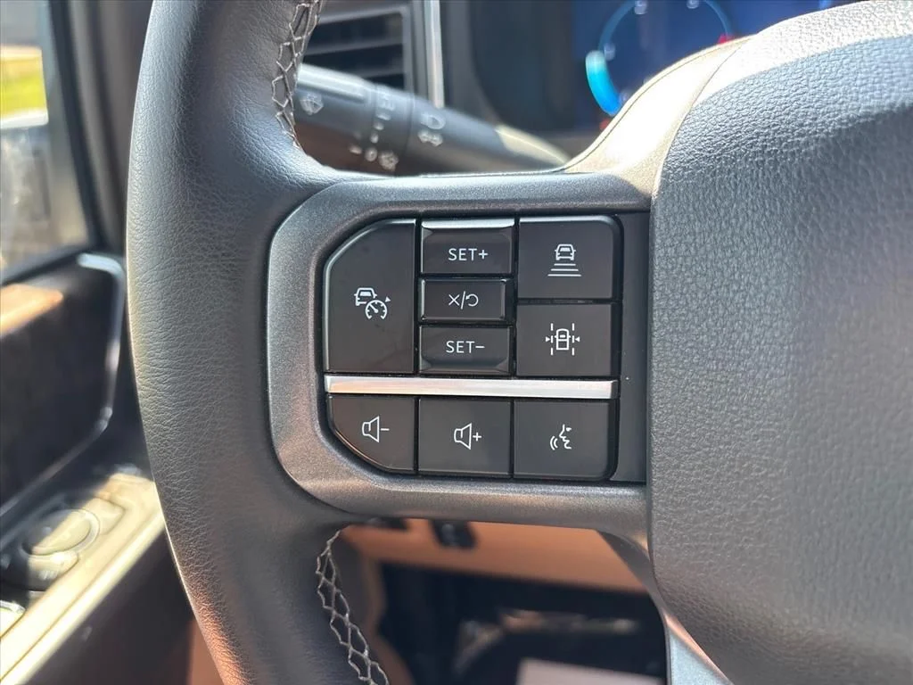 Used 2025 White Ford Lariat image 30