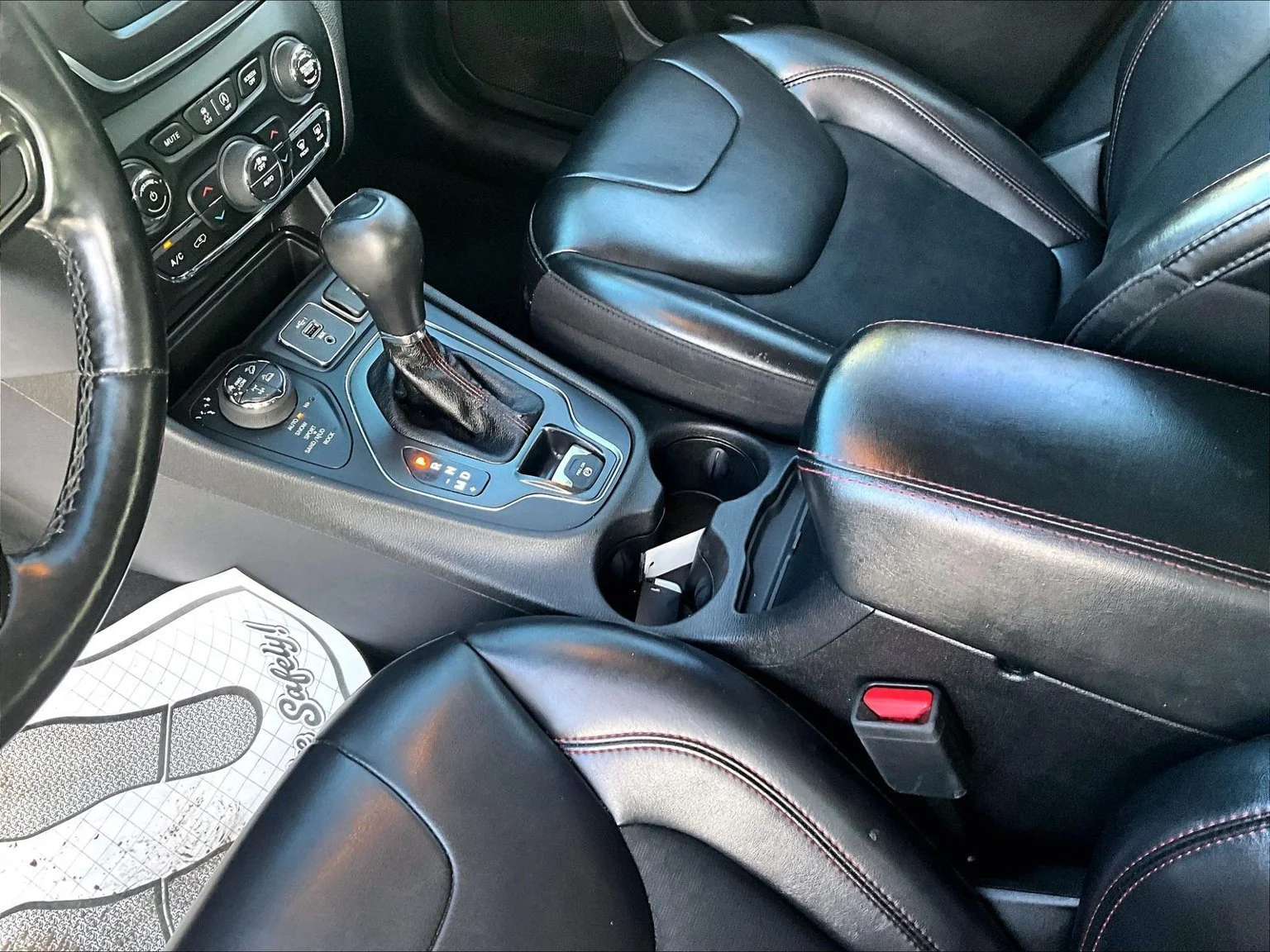 Used 2020 Black Jeep Trailhawk image 16