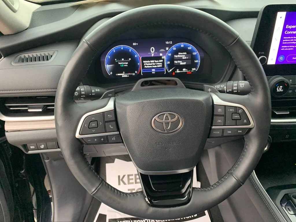 Used 2025 Black Toyota Platinum image 26