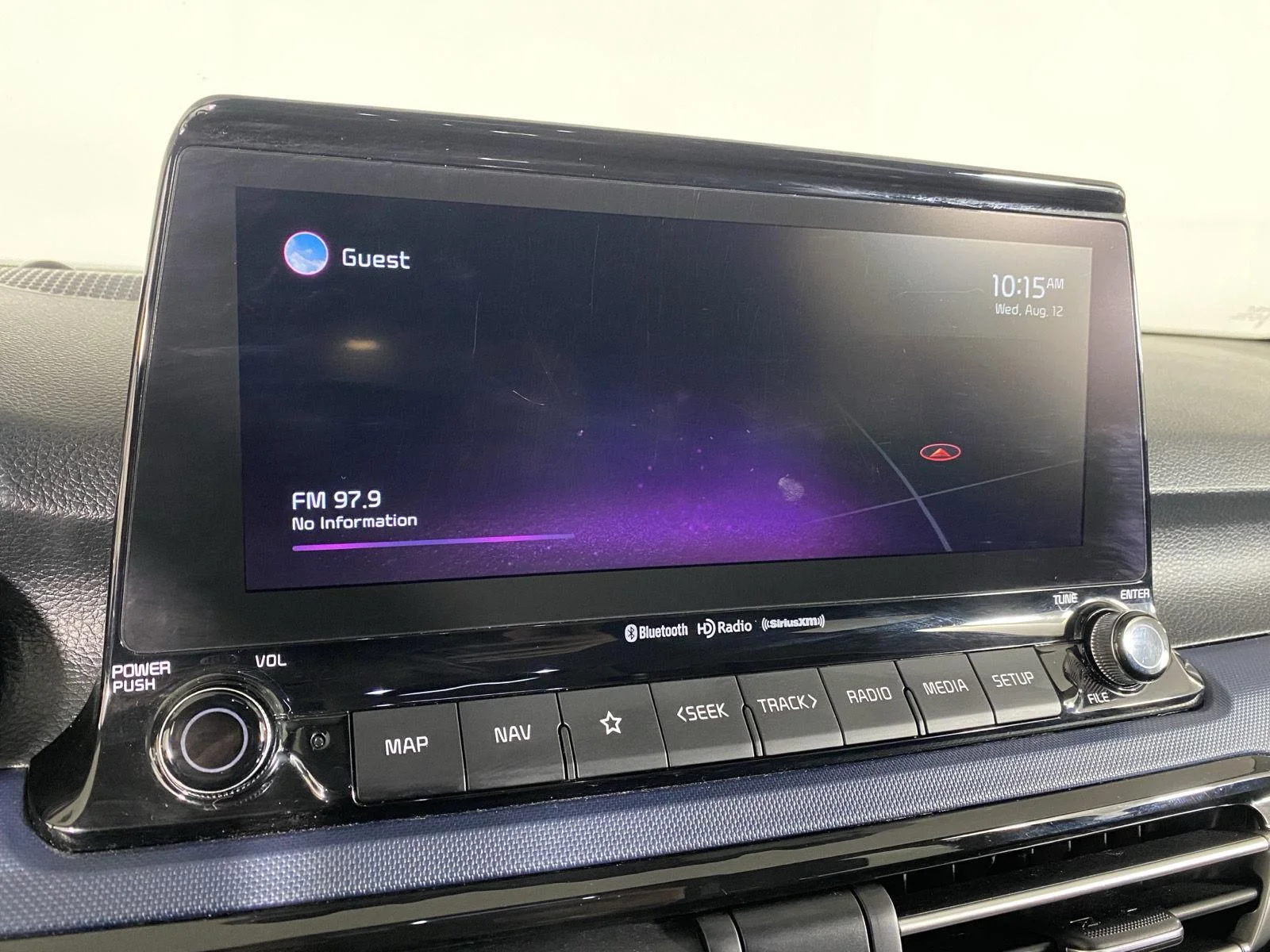 Used 2022 Clear White/Black Roof Kia S image 10