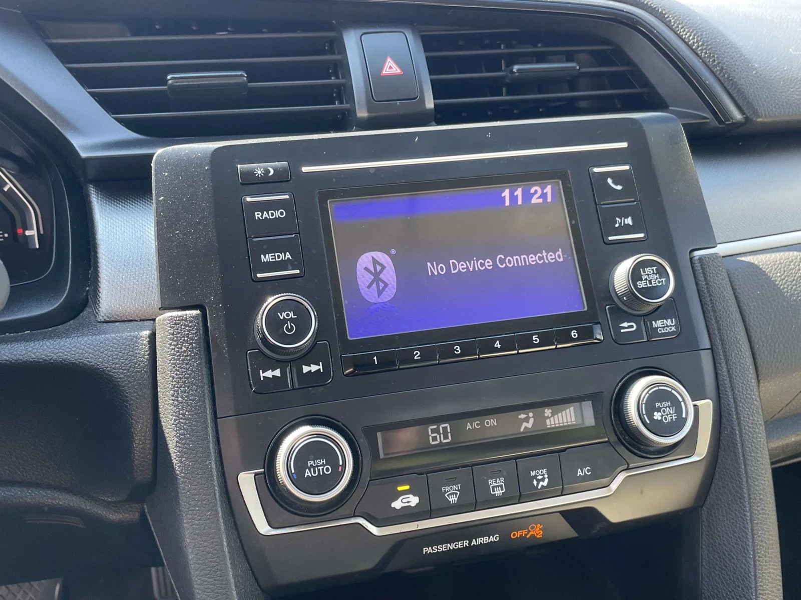 Used 2018 White Honda LX CVT image 9
