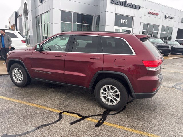 Used 2018 Red Jeep Laredo image 5