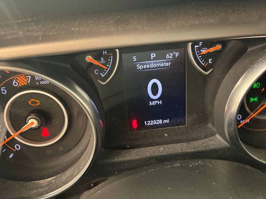 Used 2018 Silver Jeep Unlimited Sport S image 13