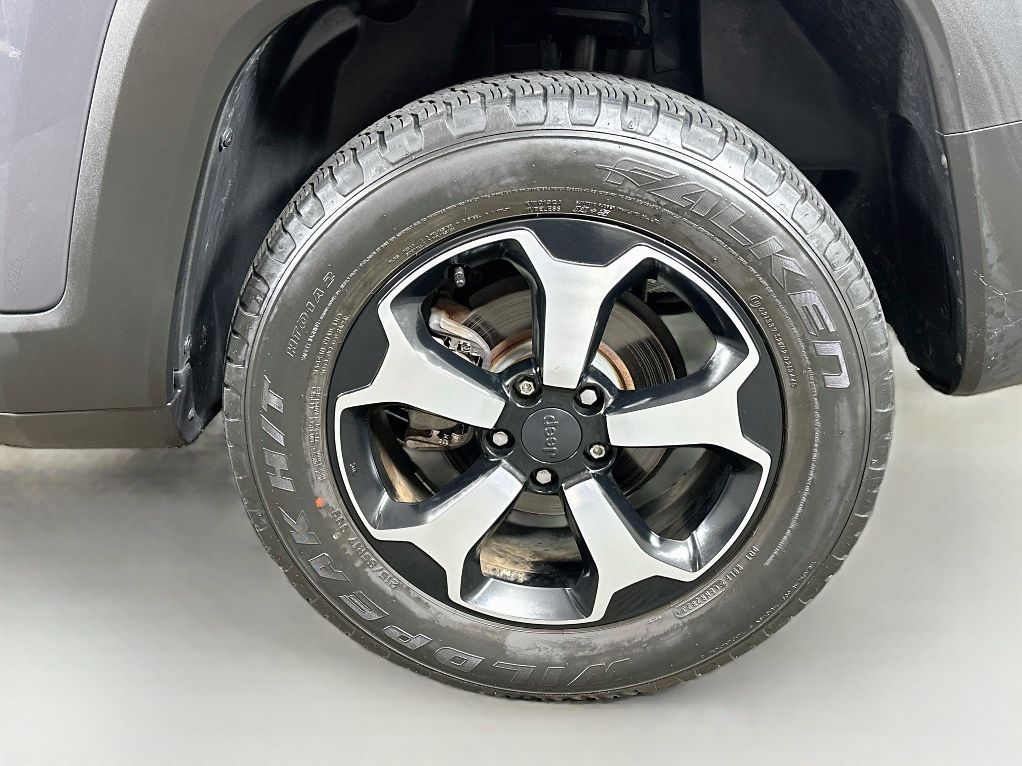 Used 2022 Graphite Gray Jeep Trailhawk image 30