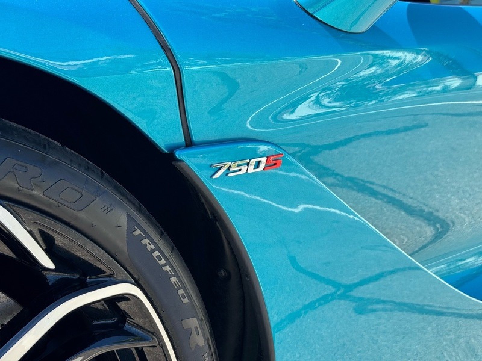 Used 2024 Belize Blue McLaren coupe image 29
