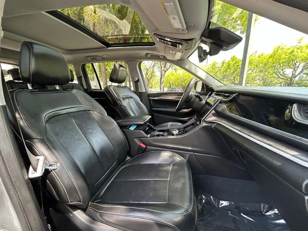 Used 2023 Silver Jeep 4xe image 42