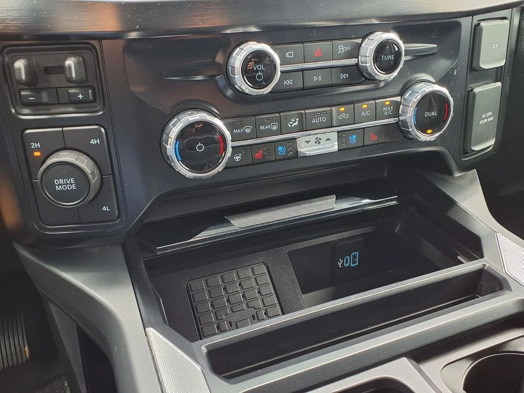 Used 2025 Blue Ford Lariat image 13
