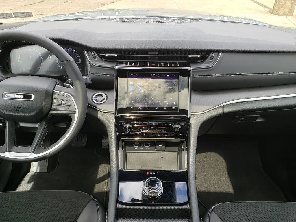 New 2025 Silver Zynith Exterior Paint Jeep  image 16