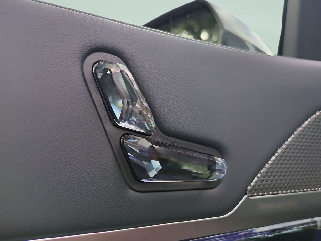 2026 BMW i7 50 - Photo 19