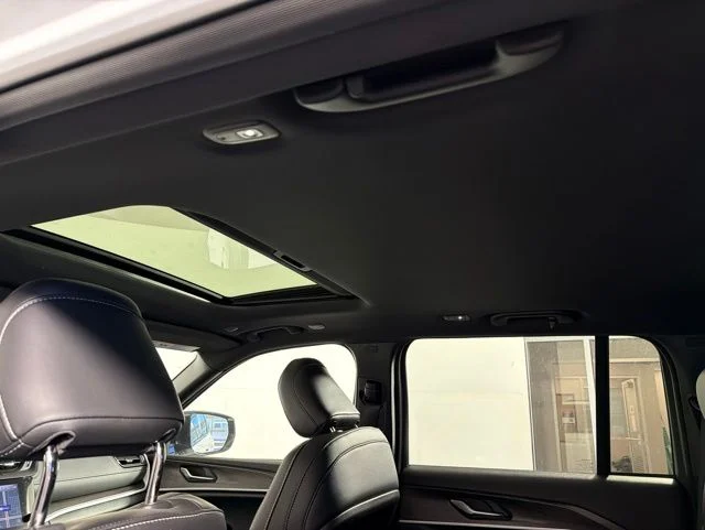 New 2026 White Jeep Altitude image 28