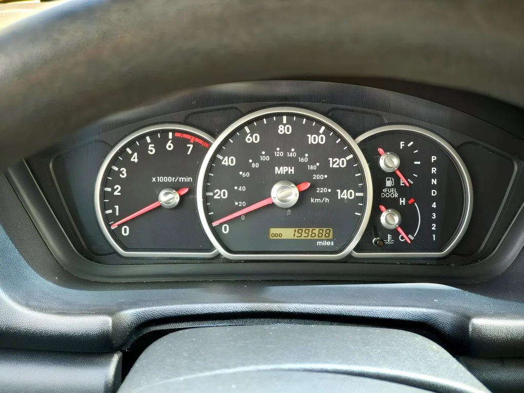 2005 Mitsubishi Endeavor LS - Photo 16