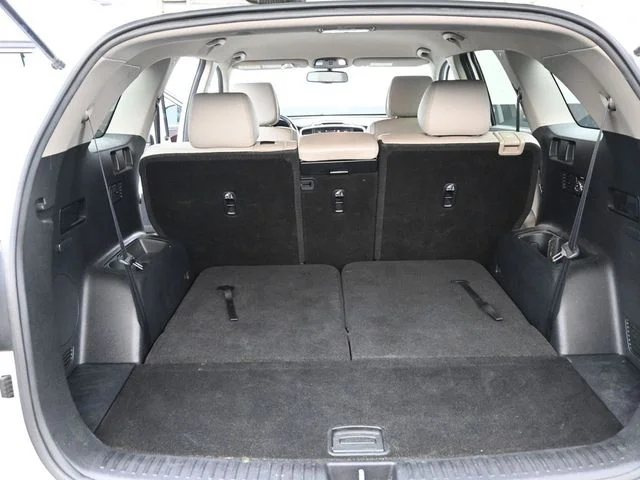 Used 2016 Snow White Pearl Kia EX image 36