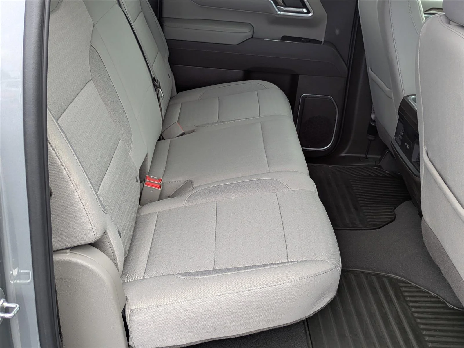 Used 2025 Sterling Gray Metallic Chevrolet RST image 33