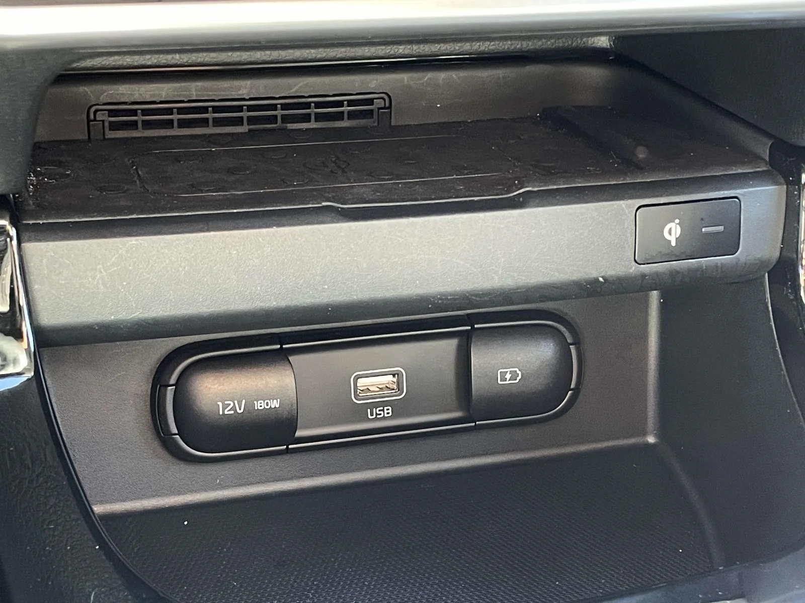 Used 2023 Snow White Pearl Kia SX image 20
