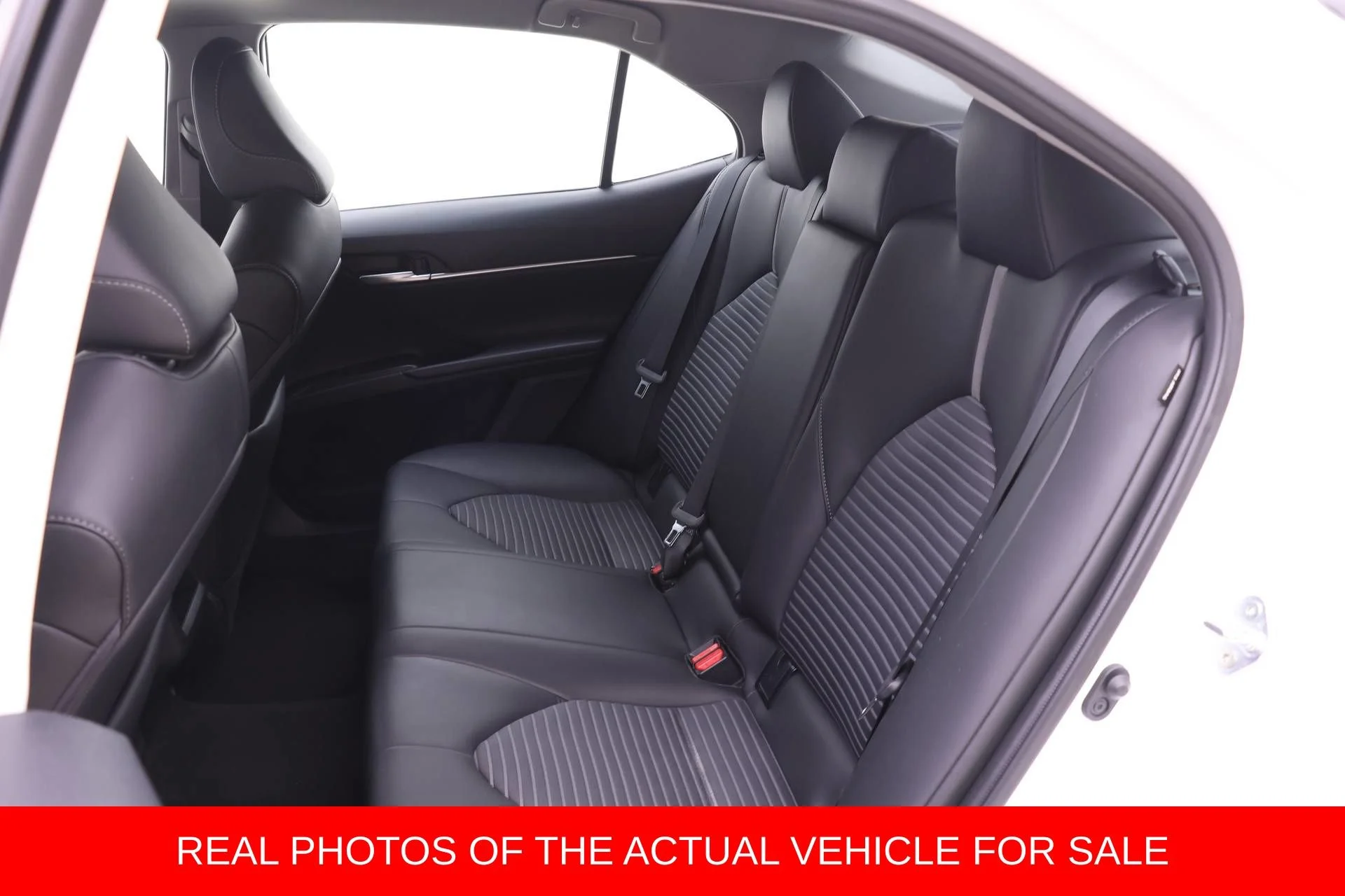 2024 Toyota Camry SE - Photo 13