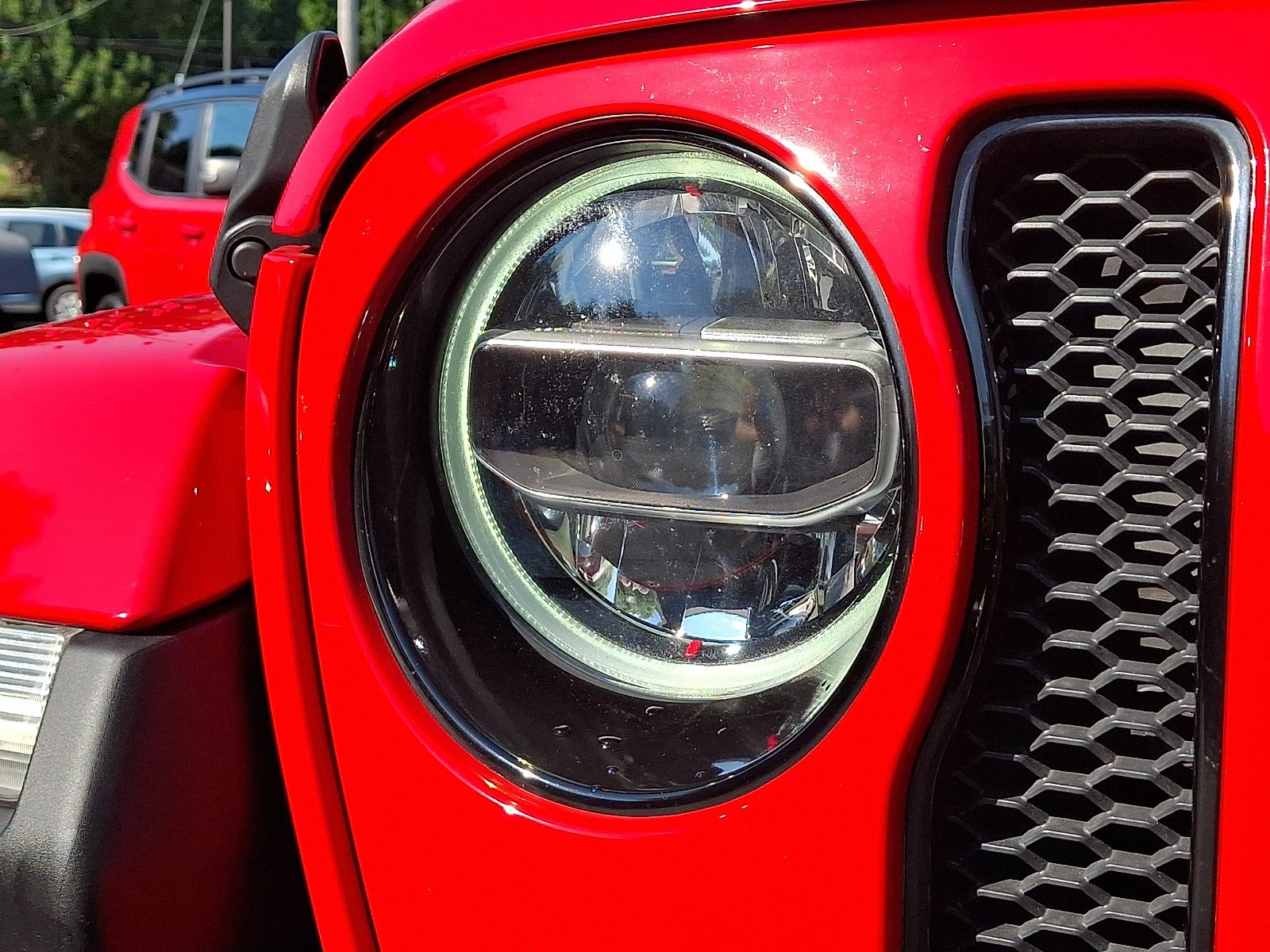Certified Used 2022 Firecracker Red Clearcoat Jeep Unlimited Sahara Altitude image 9