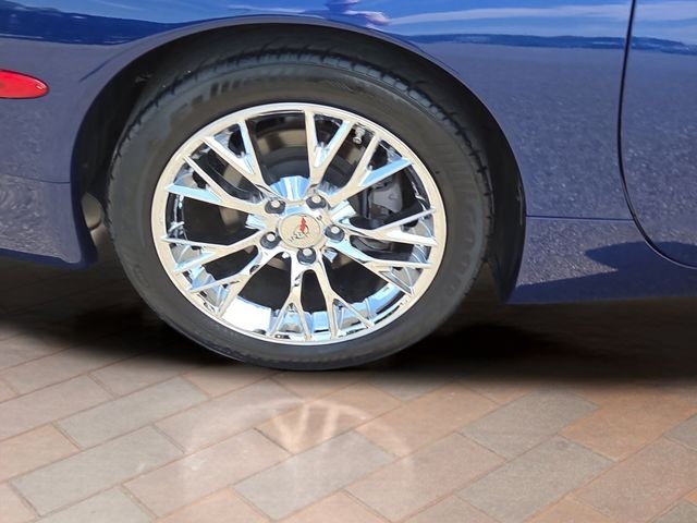 Used 2004 Lemans Blue Metallic Chevrolet Base image 4