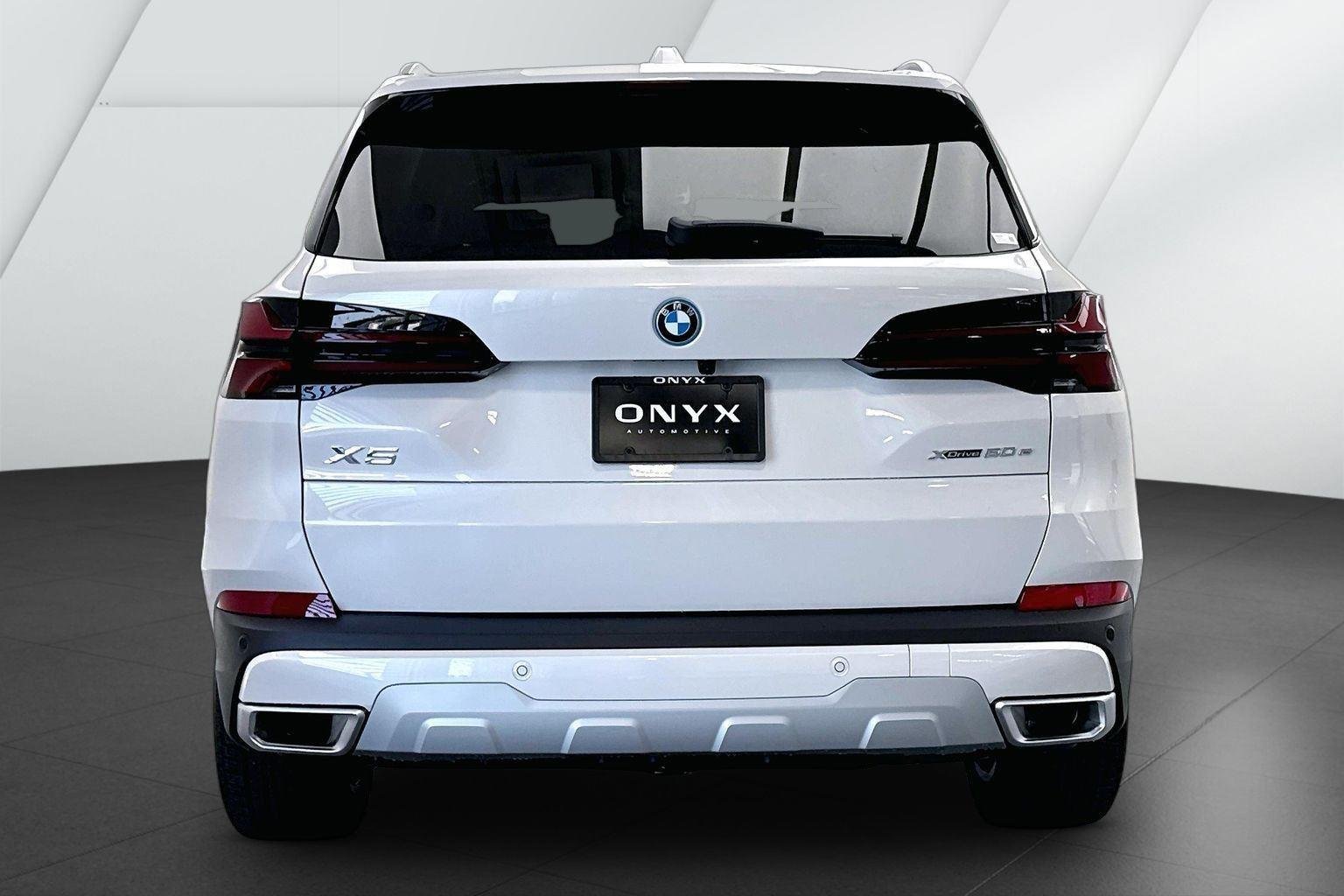 New 2026 Mineral White Metallic BMW xDrive50e image 7