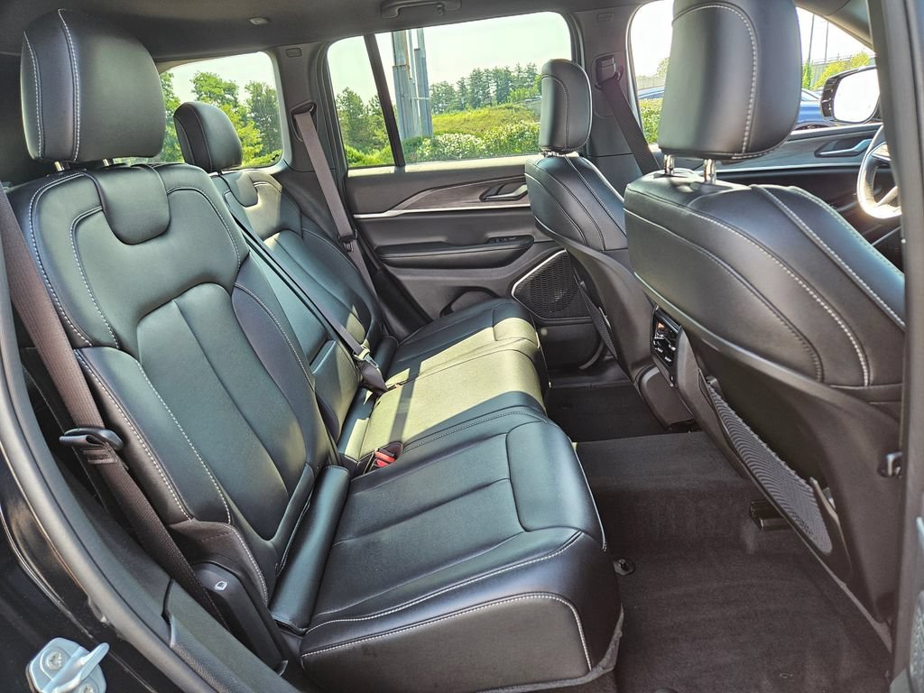 Used 2024 Black Jeep  image 14