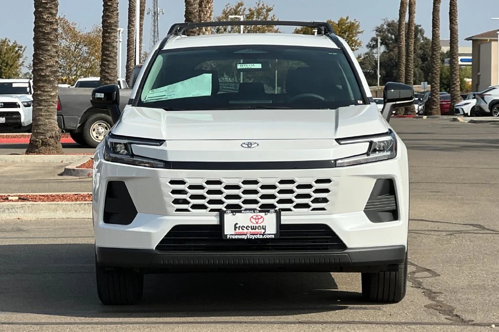 New 2026  Toyota XLE Premium image 9