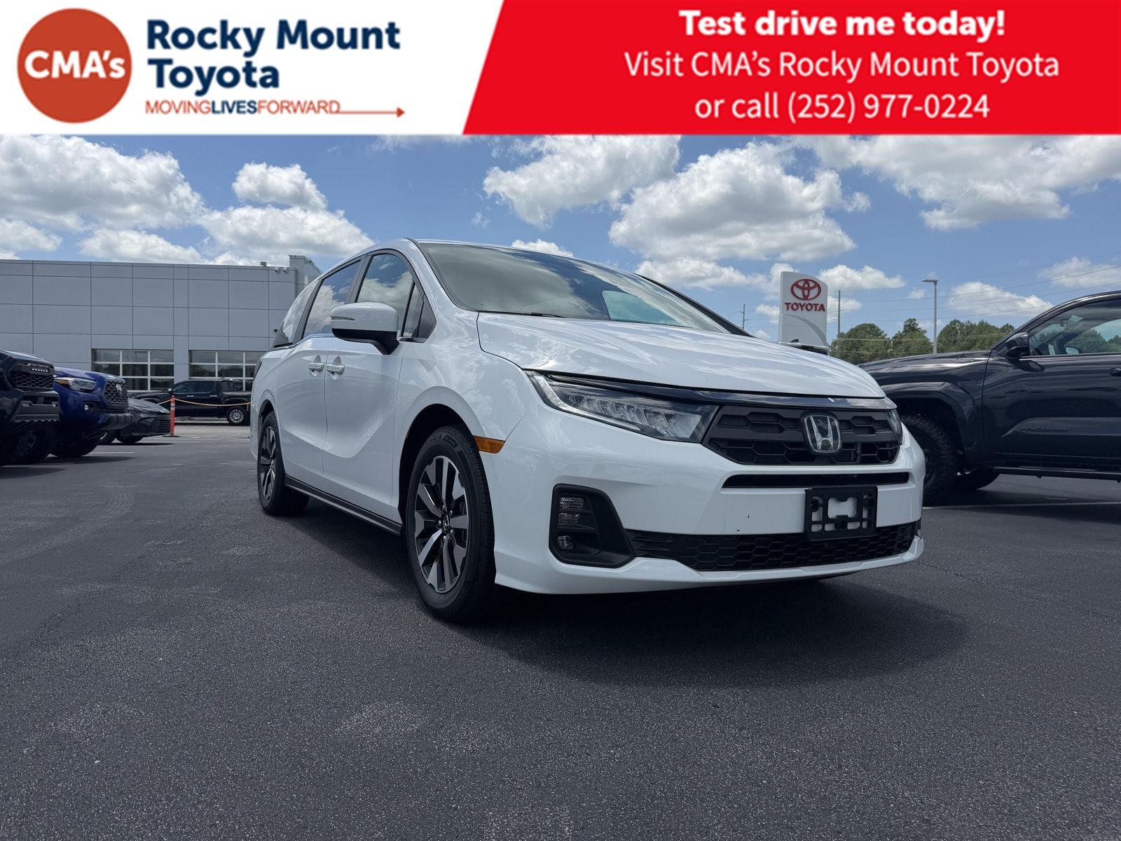 Used 2026 Platinum White Pearl Honda EX-L image 1