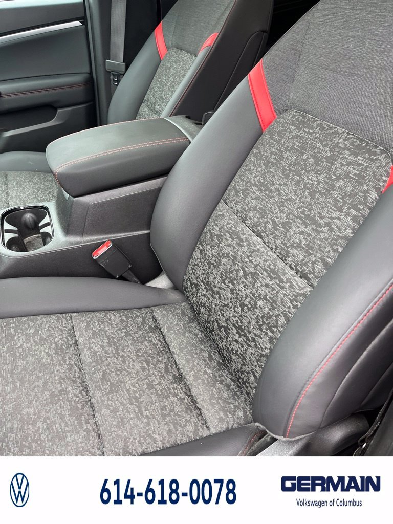 Used 2023 Red Chevrolet Z71 image 23