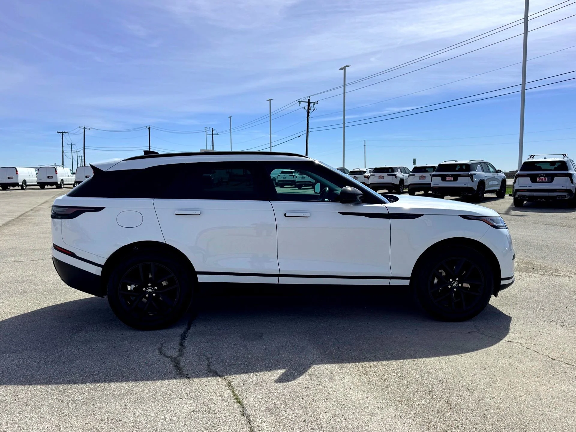Used 2024  Land Rover S image 5
