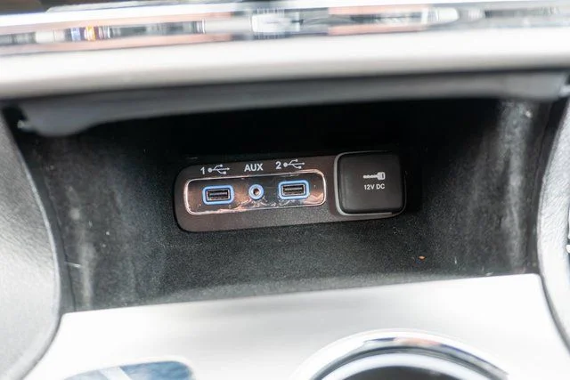 Used 2022 White Jeep Limited image 31