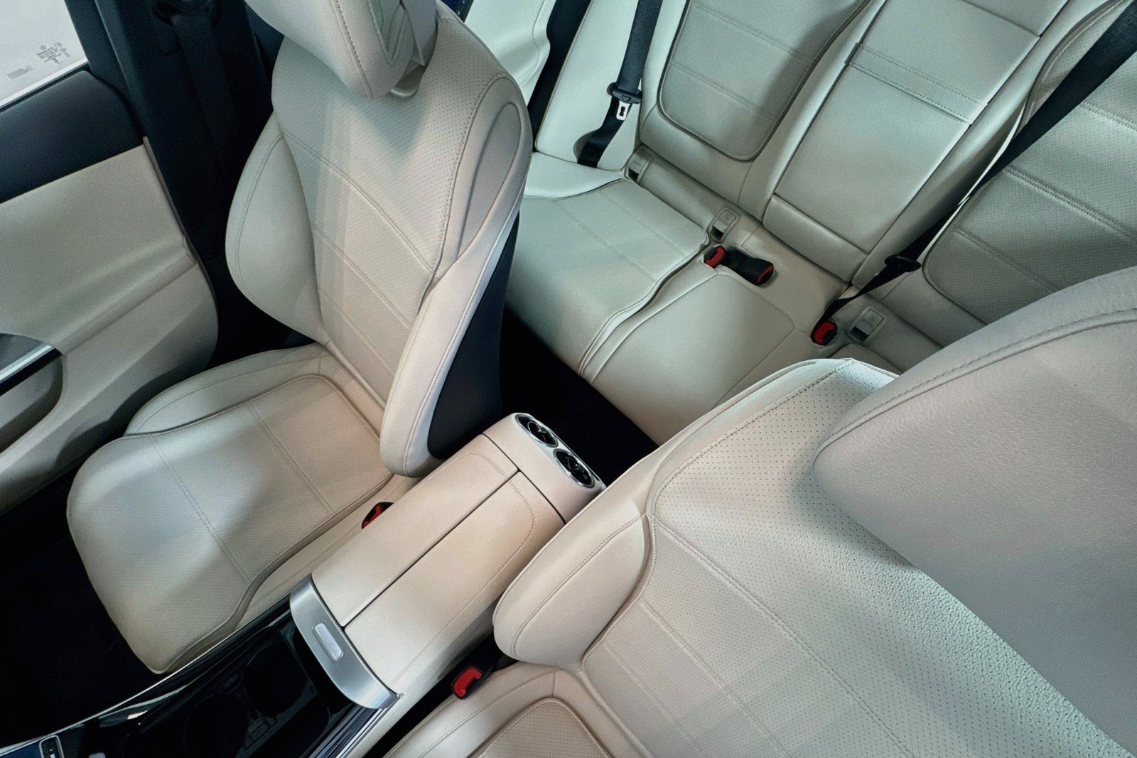 New 2026 Polar White Mercedes-Benz C 300 image 19