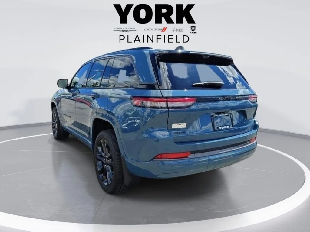 New 2026 Steel Blue Exterior Paint Jeep Limited Reserve image 3
