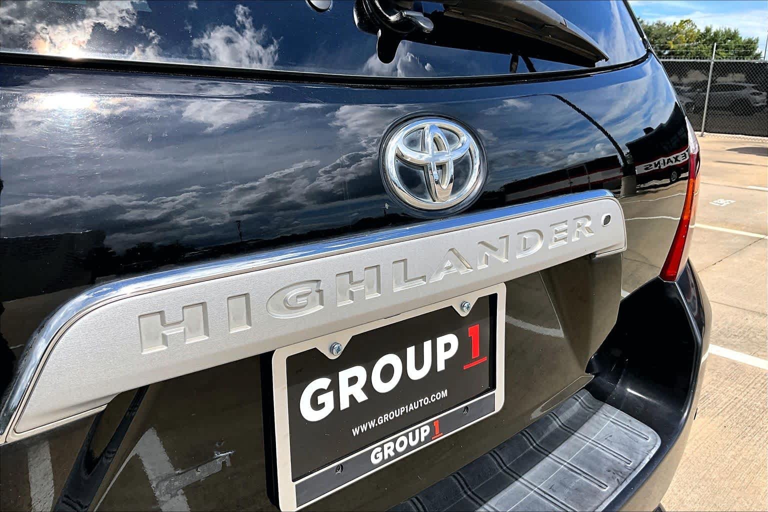 Used 2010 Black Toyota Limited image 6