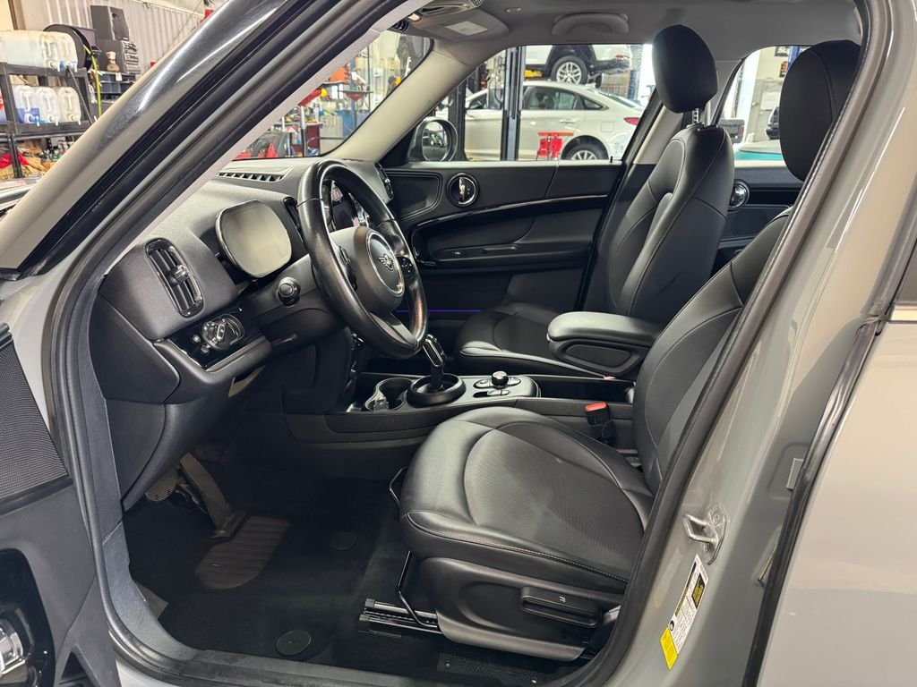Used 2022 Gray MINI Base image 18