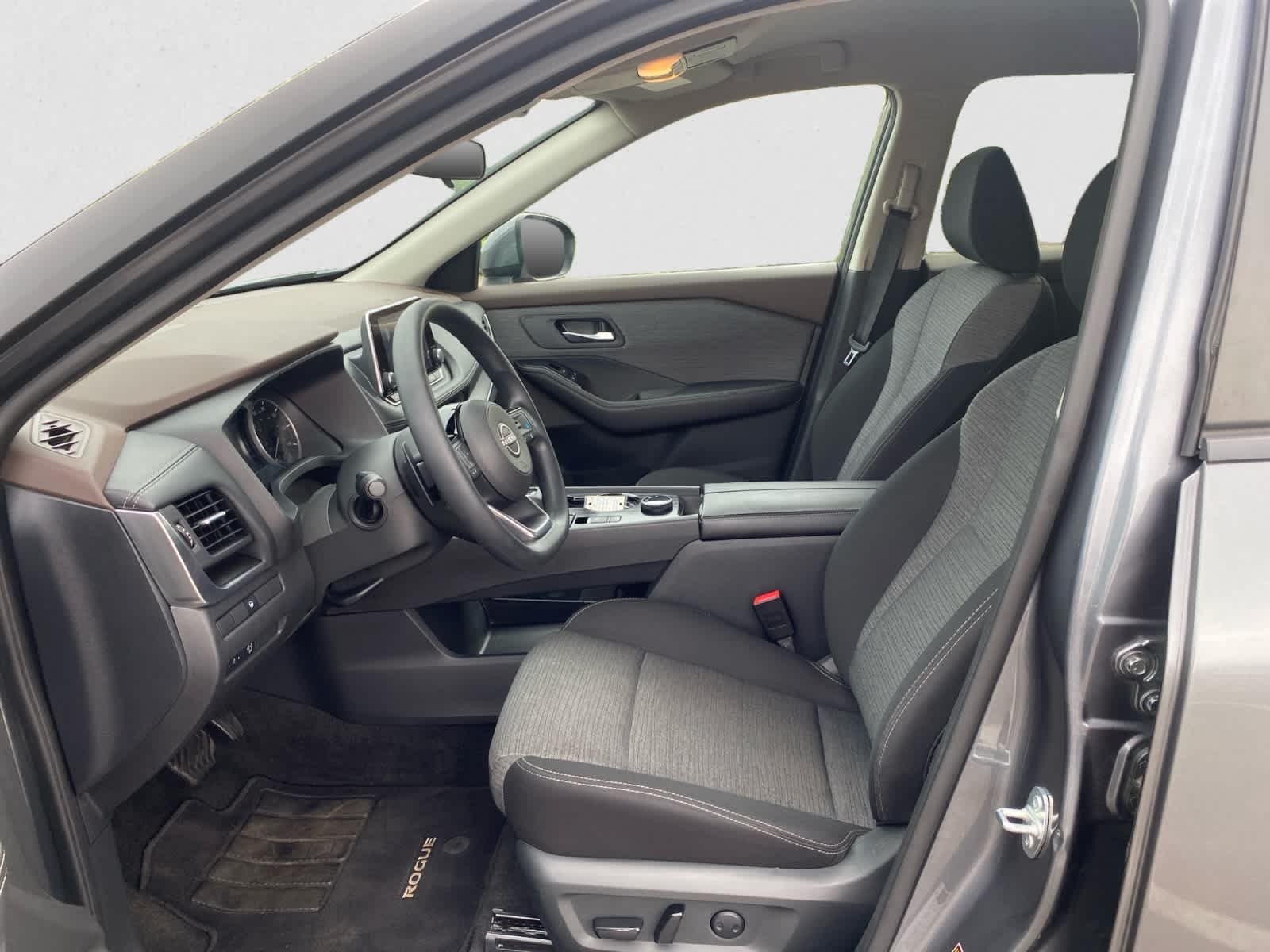Used 2023 Gun Metallic Nissan SV image 14