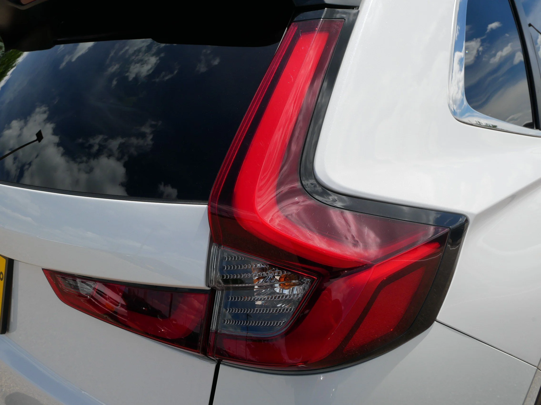 Used 2024 Platinum White Pearl Honda EX image 17