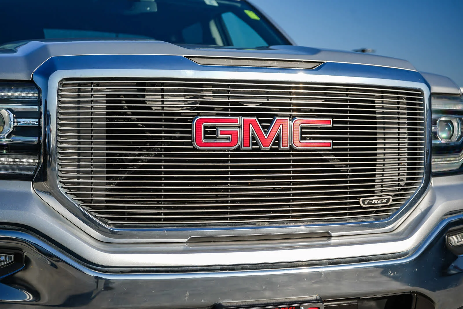 Used 2016 Quicksilver Metallic GMC SLT image 5