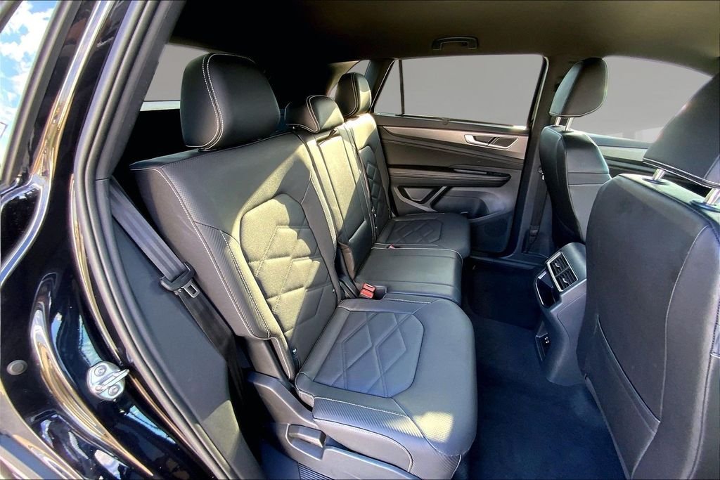 Used 2026 Deep Black Pearl Volkswagen SE w/Technology image 26