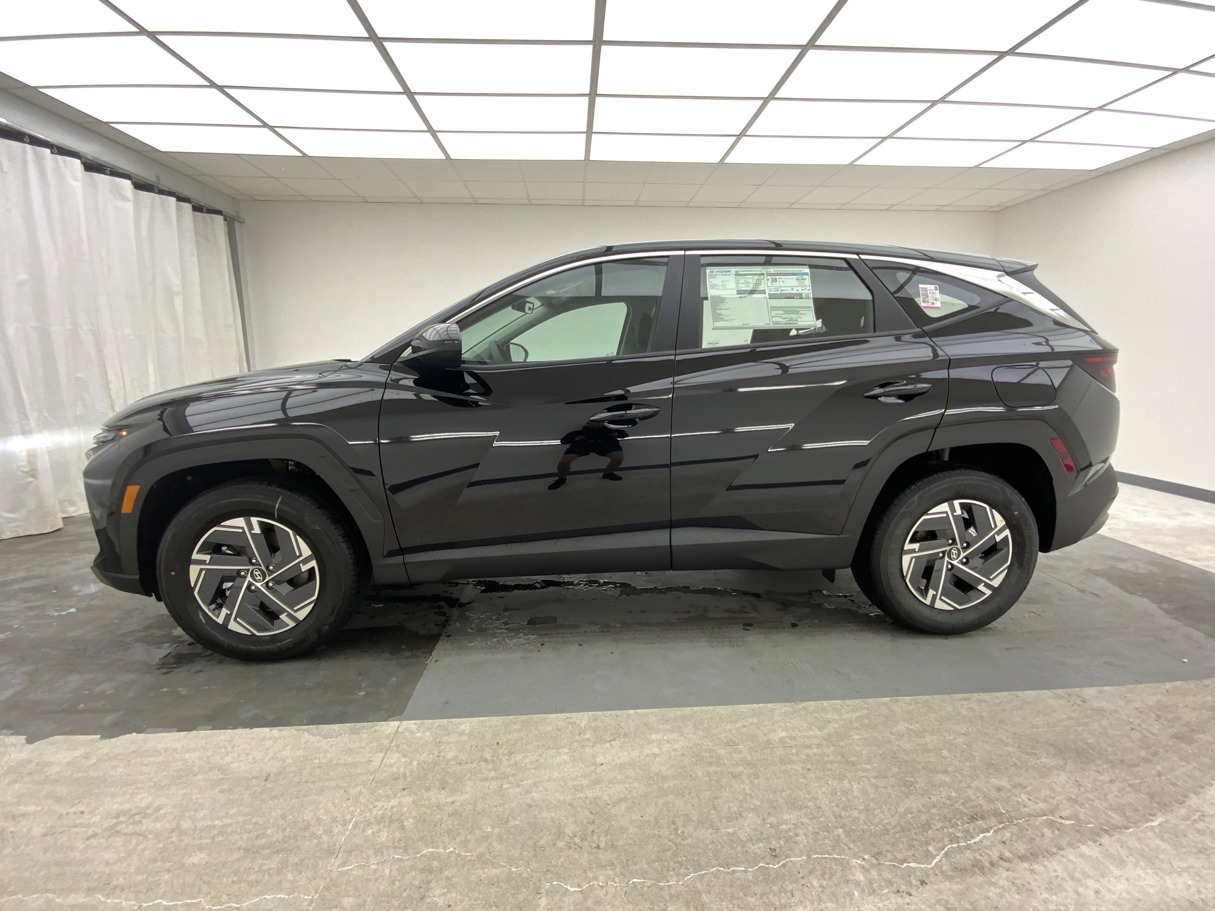 New 2026 Ash Black Hyundai Blue SE image 2