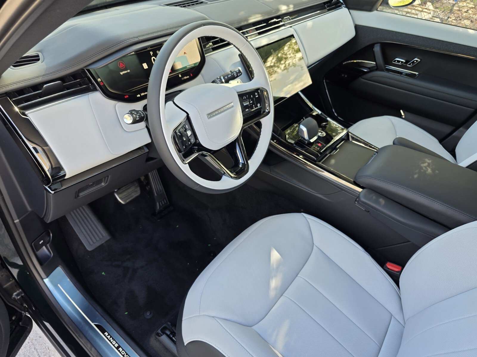 New 2026 British Racing Green Land Rover Dynamic SE image 11
