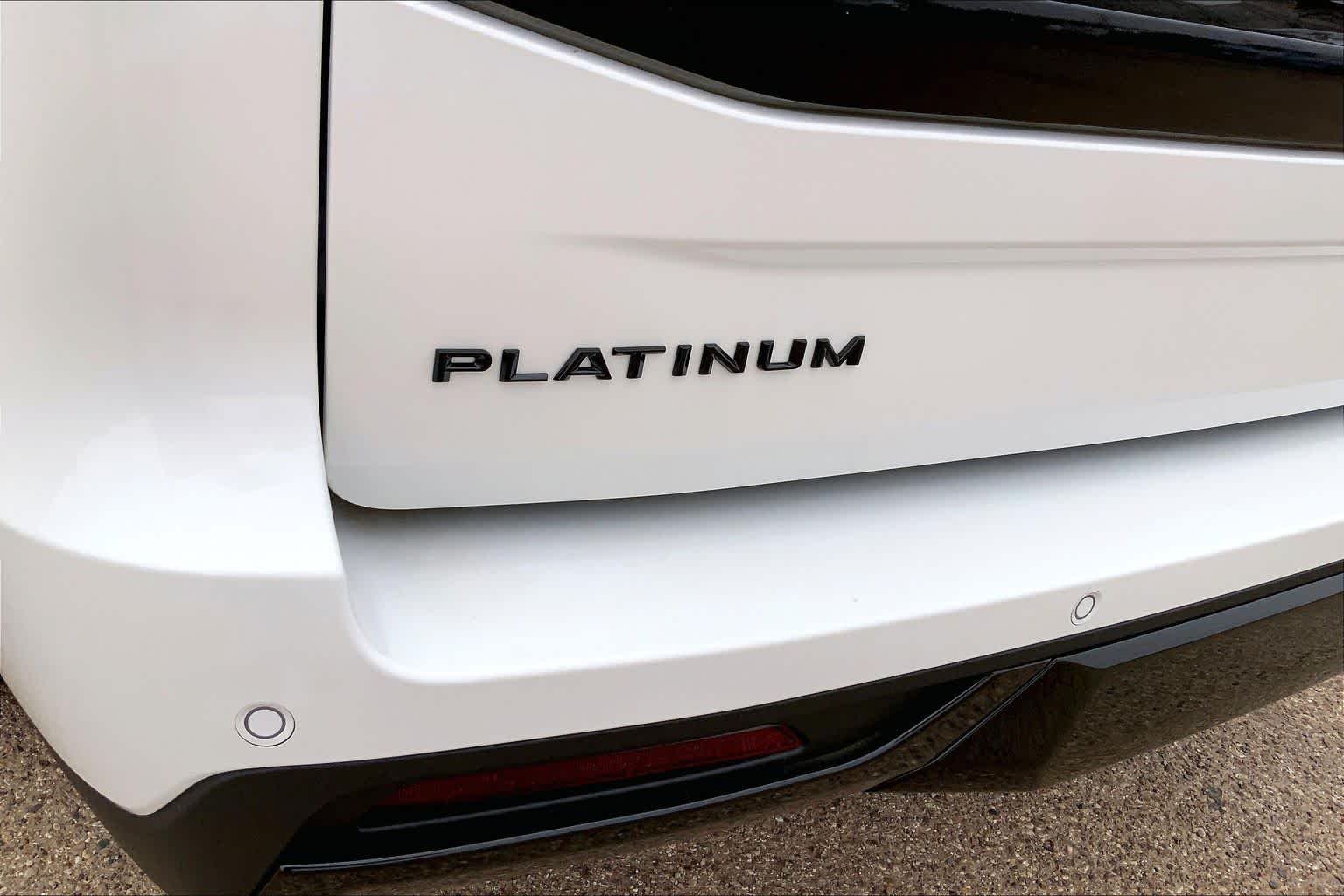 New 2026 Star White Metallic Tri-Coat Ford Platinum® image 15
