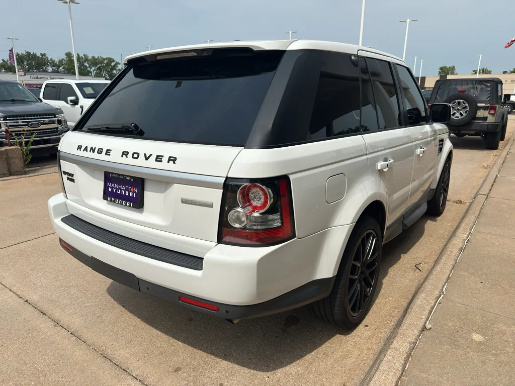 Used 2013 Fuji White Land Rover HSE LUX image 2